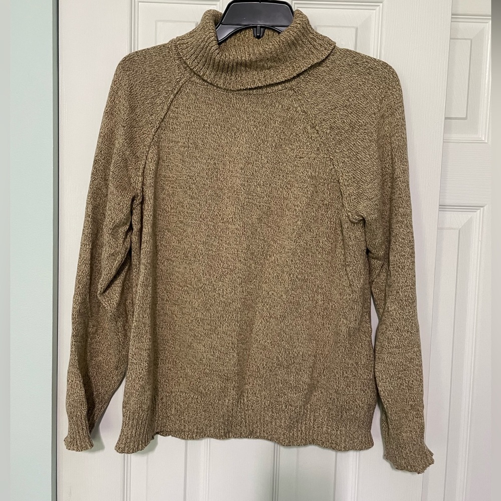 Turtle neck sweater
